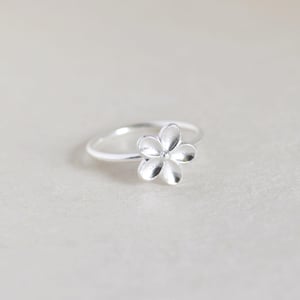 Image of Silver Fleur de Cerisier silver ring