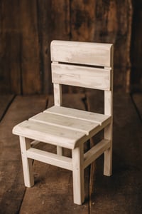 Image 2 of Chair in antik white