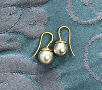Image 2 of Hammered Dome Silver Rose Tahitian Pearl 22k Earrings