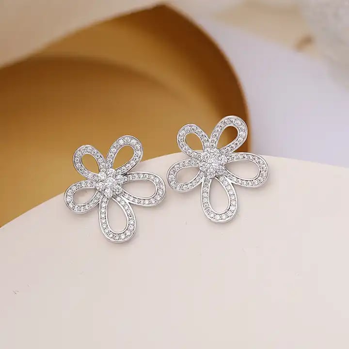 Image of Silver Flower Earrings