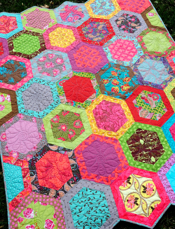 Honeycomb Quilt in Assorted Anna Maria Horner prints | Anka's Treasures