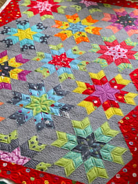 Image 1 of Magic Snowflake Quilt