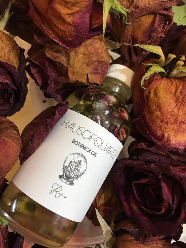 ROSE QUARTZ PARFUM OIL W ROSE QUARTZ CRYSTAL