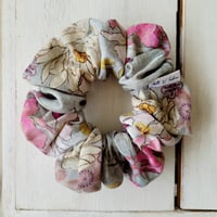 Image 2 of Linen Renatta scrunchie