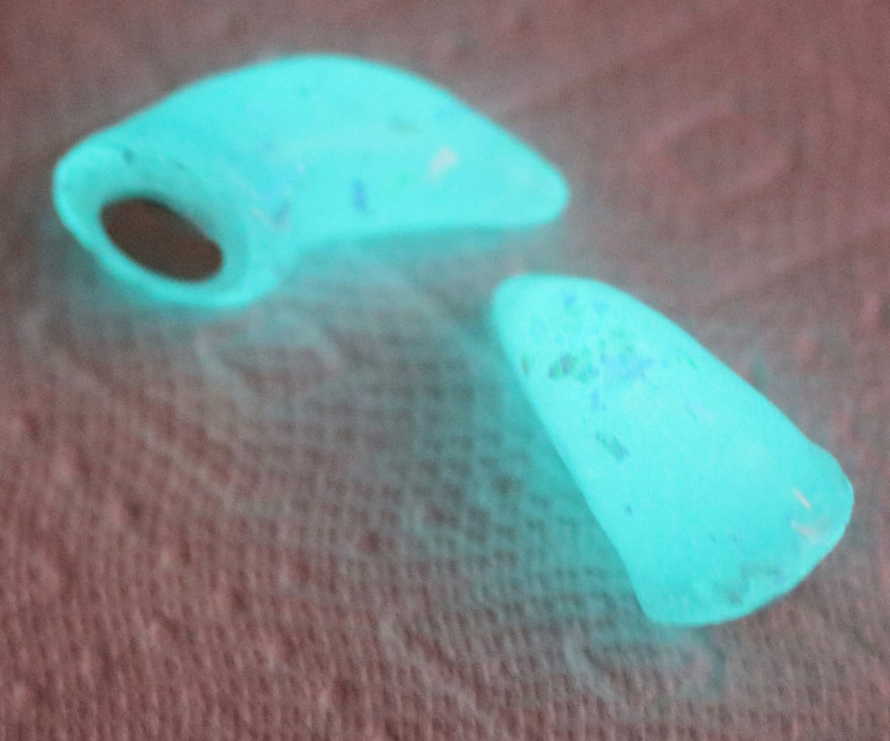 Image of Mother-of-Pearl Horns (Glow-in-the-Dark)