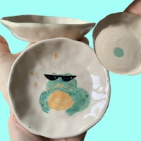 one of a kind cool toad dish