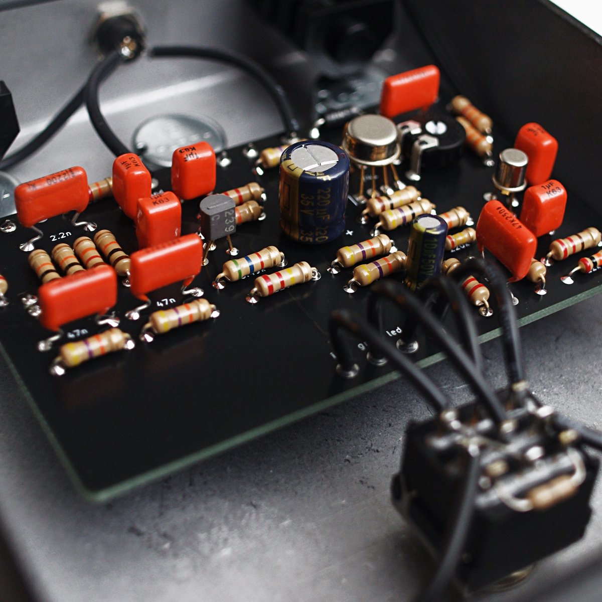 Fuzz Sustainer | blue colander stompboxes
