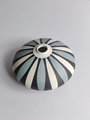 Image of Midi Black, Blue-grey & White Daisy Vessel