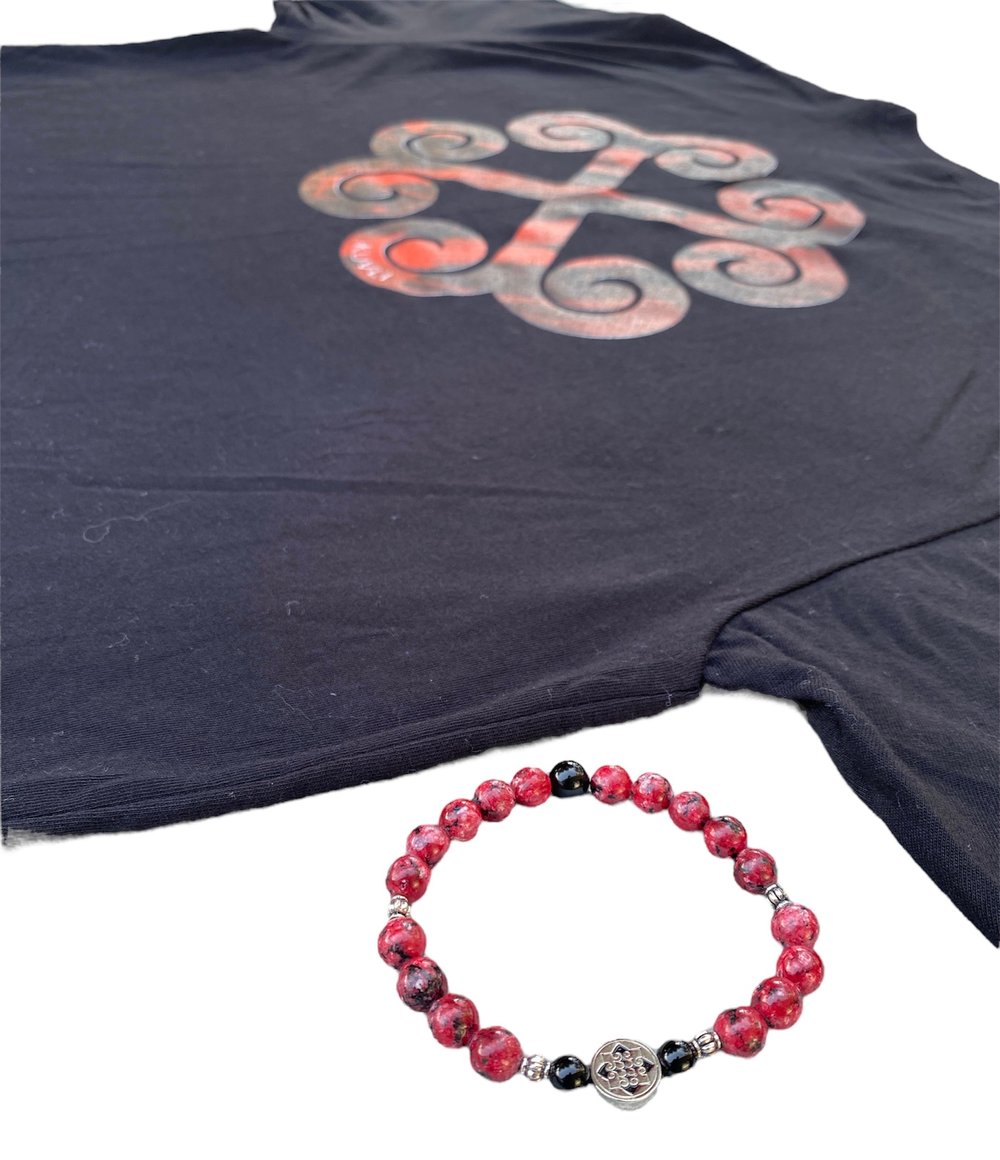 Image of Kuvli Tee & Bracelet Set (Red Labradorite)