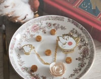Mme Samovar collar pin