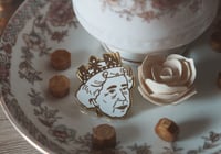Elizabeth II pin