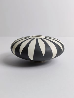 Image of Midi Black & White Squat Daisy Vessel