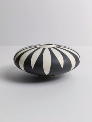 Image of Midi Black & White Squat Daisy Vessel