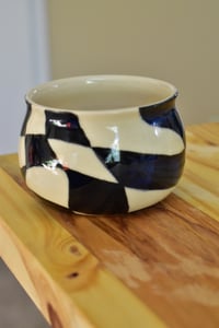 Image 4 of Wiggle Checker Cup - A27 8oz