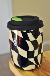 Image 1 of Wiggle Checker To Go Thumb Cup - A28 18oz