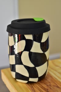 Image 4 of Wiggle Checker To Go Thumb Cup - A28 18oz