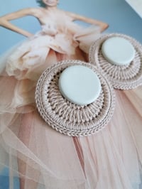 Image 2 of Pendientes LUNNA natural