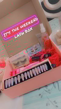 It's The Weekend Lash Box 📦 🤪 