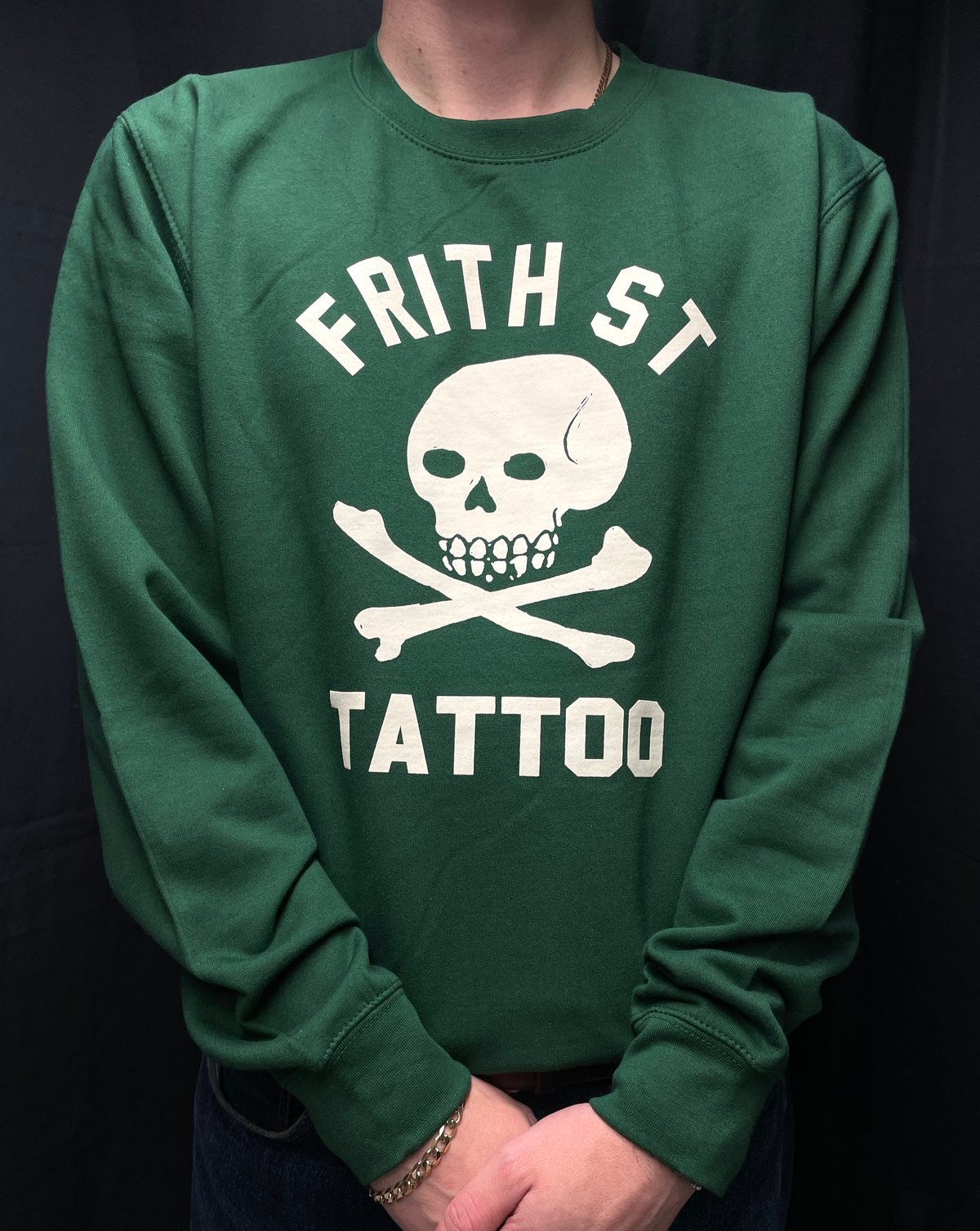 Image of Skull and crossbones sweatshirt - Bottle Green