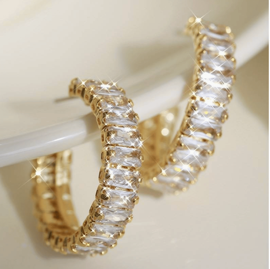 Image of 18K Golden Earring with Diamond