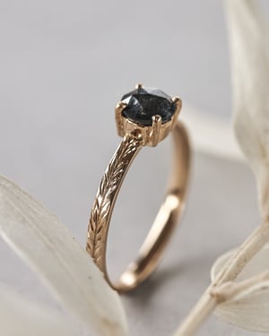 Image of 18ct yellow gold, dark grey Salt & Pepper diamond Olive Leaf engraved ring (LON216)