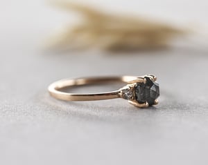 Image of 18ct yellow gold, Dark grey Hexagonal rose-cut diamond Trilogy ring (LON217)