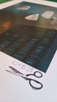 Image 2 of 'Floating around the city'