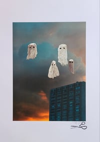 Image 1 of 'Floating around the city'