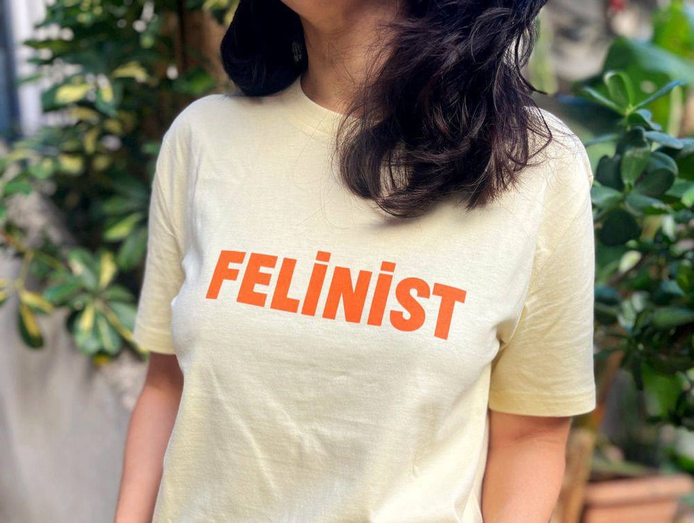 Image of Camiseta "Felinist" amarilla