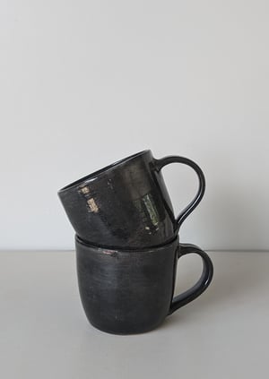 Image of A Black brush cup 
