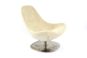 Image of Fauteuil pivotant coquille beige clair