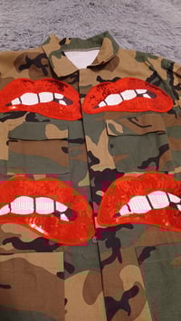 Image 1 of Lipflage