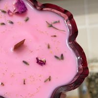 Image 2 of champagne pop scented candle