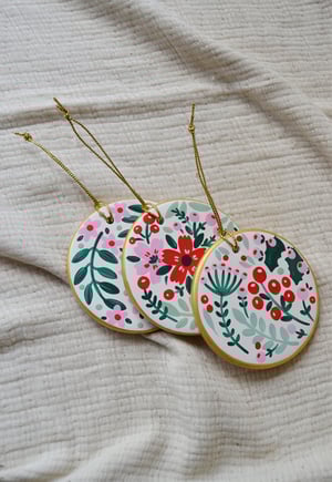 Image of Adornos de navidad - bolas planas pintadas a mano