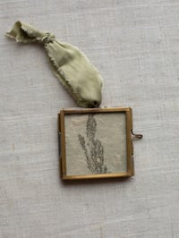 Image 3 of Grass Print 02 - Hanging brass frame - Decoration 