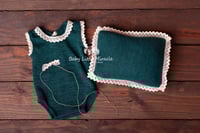 Image 1 of Body without sleeves green with lace