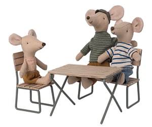 Image of Set de jardín: Mesa, silla y banco para los ratones