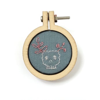 Embroidery frame - Creature