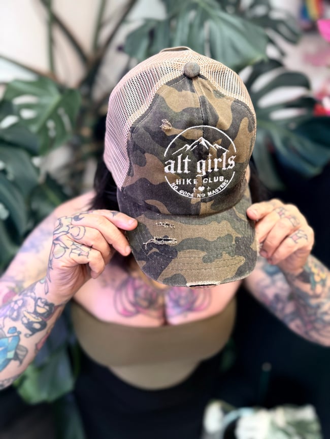 Alt girl hat