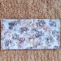 Image 2 of Grande pochette à petit matériel en cuir fantaisie "Bouquet d'hiver"