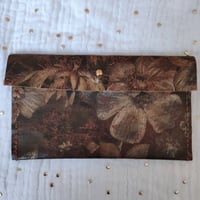 Image 2 of Petite pochette à petit matériel en cuir fantaisie "Fleurs d'automne"