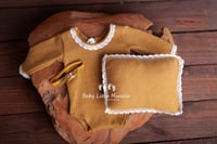 Image 1 of Newborn body set with lace mustard 