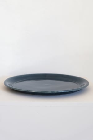 Image of Grande Assiette Plate - Bleu Minuit