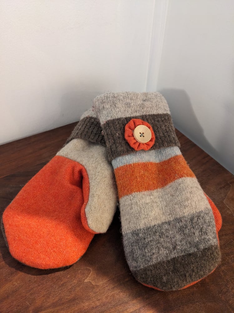 Image of Sweater Mitts 