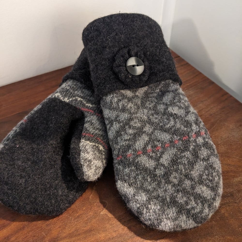 Image of Sweater Mitts 