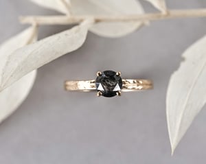 Image of 18ct yellow gold, dark grey Salt & Pepper diamond Olive Leaf engraved ring (LON216)