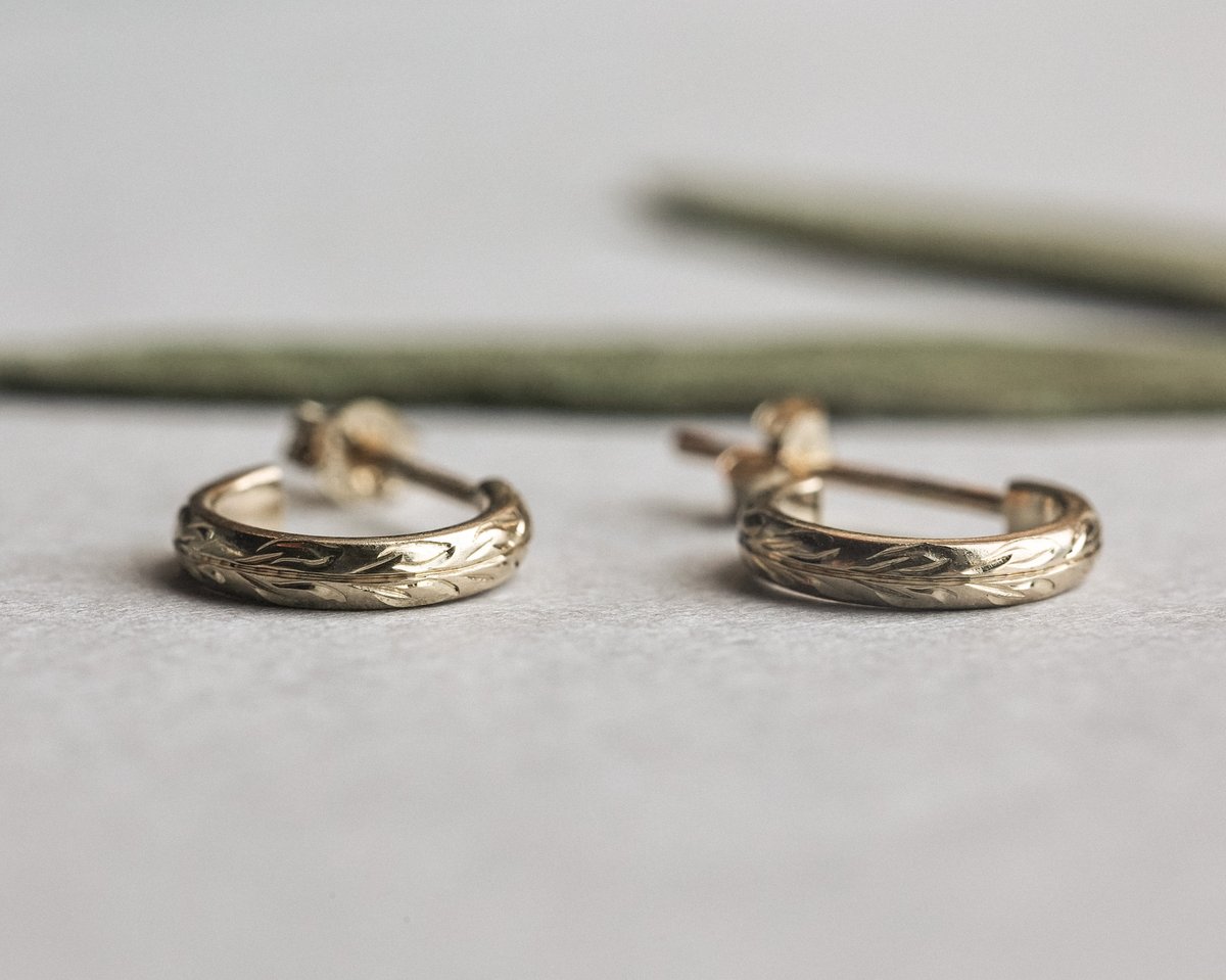 Image of 9ct gold ‘Olive Leaf’ engraved hoop earrings.
