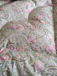 Image 5 of Pretty paisley eiderdown in Sarah Hardaker "Apple" fabric-King Size