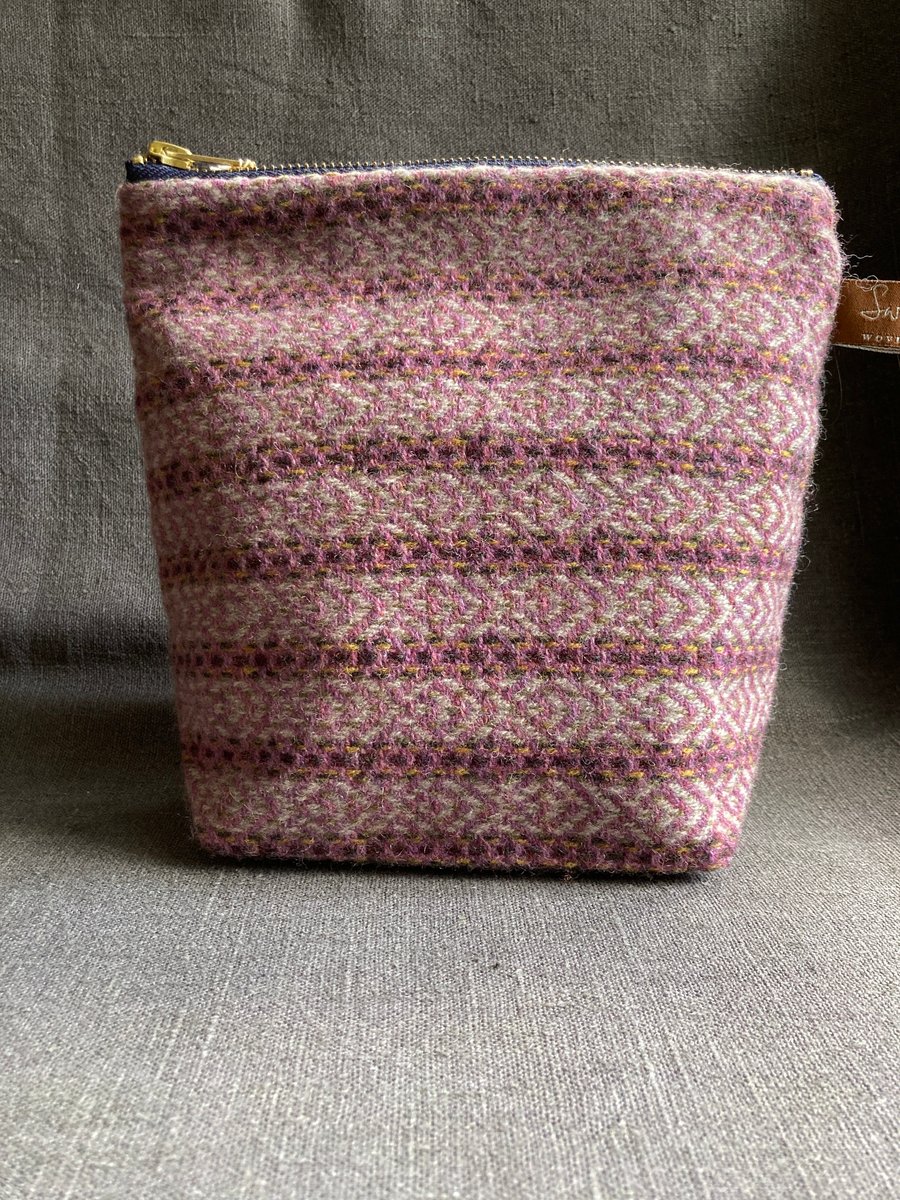 Image of No.23 Medium Handwoven Accessories Bag