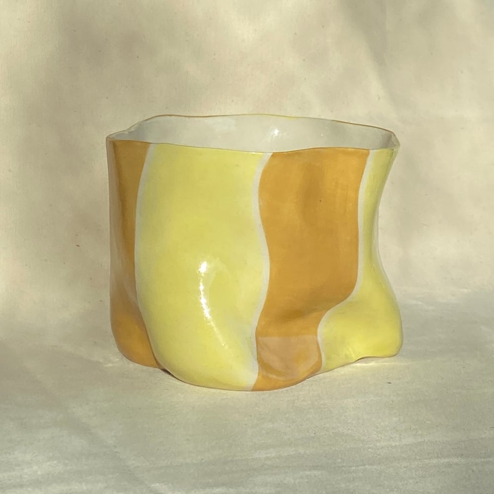 Image of Crumple Planter in Yellow Stripes (Second)